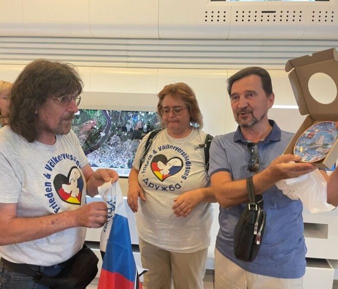 Актив партии «Справедливая Россия – ПАТРИОТЫ — За правду» в Самарской области встретился с участниками автопробега «Дружба – Freudschaft»